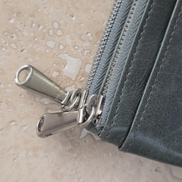 Distresses Light Green Leather Wallet By HOBO - Picture 2 of 8